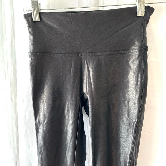 NWOT SPANX Vegan Leather LEGGINGS Black SZ S /P. - Picture 3 of 8